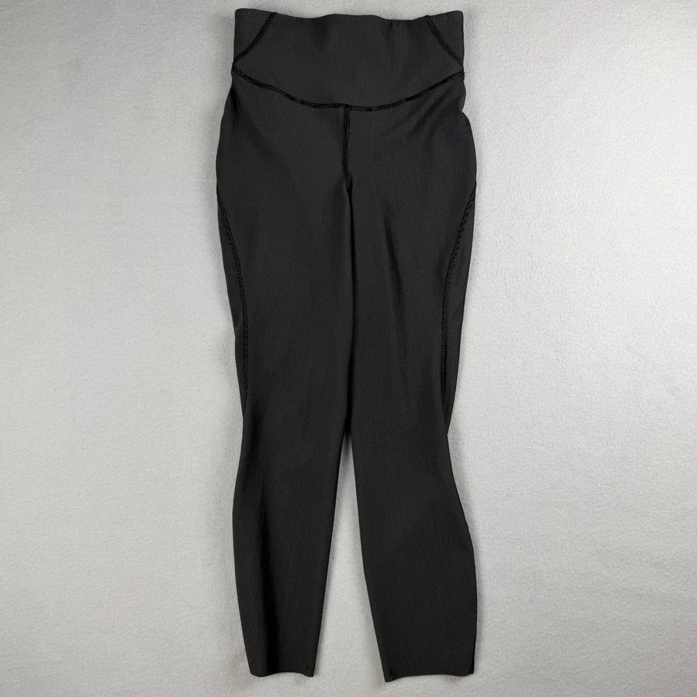 Lululemon Women's Base Pace Two Tone Ribbed Crop‎ Leggings Black Gray Sz 4